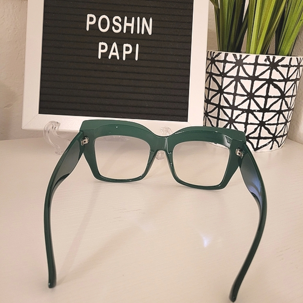 Stylish Green Sunglasses - Picture 7 of 7